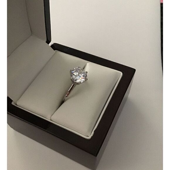 2Ct Round Cut Solitaire Sim Diamond Bridal/Engagement Ring Sz 9 - Picture 2 of 4